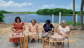 Cooperativa alagoana de artesãs representa o bordado Filé em exposição e catálogo nacional