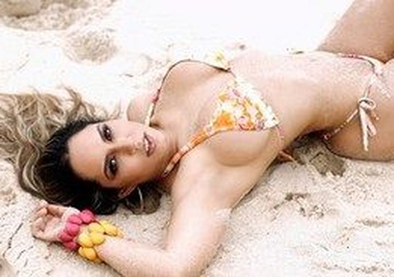 Mulher Melão posa 'nua' em foto provocante no Instagram
