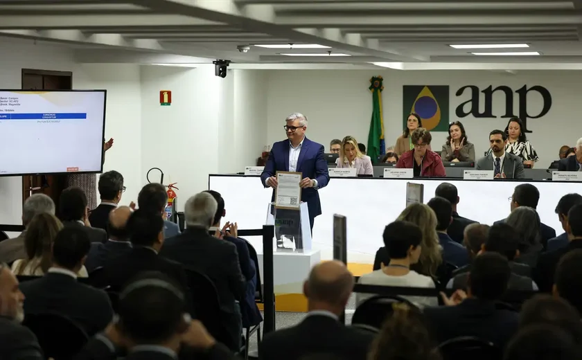 Maior leilão do pré-sal termina com sete dos 13 blocos arrematados