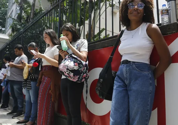 Revisão de dados indica recuo em número de jovens nem-nem