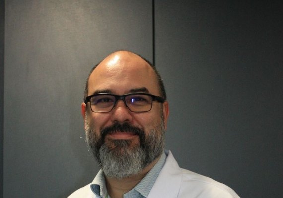 Neurocirurgião alagoano utiliza prótese americana para cirurgia de colunas