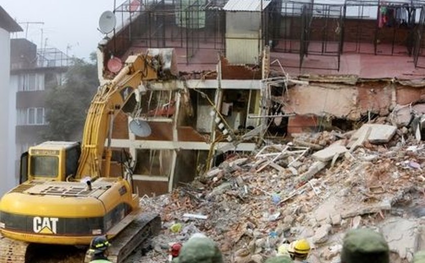 Número de mortos após terremoto no México sobe para 225