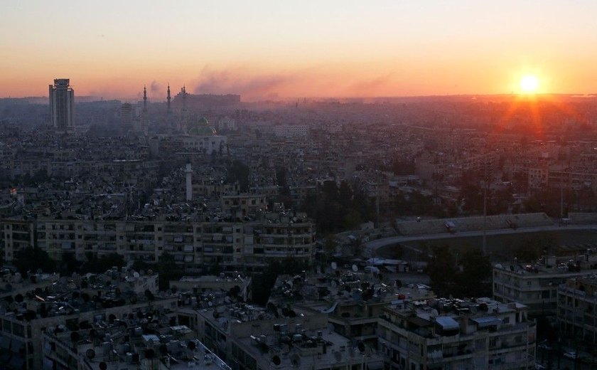 Regime sírio recupera cinco novos bairros rebeldes da cidade de Aleppo