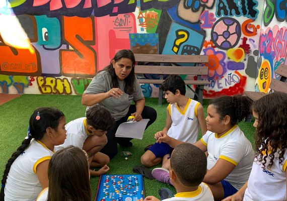 Professora alagoana é finalista de competição nacional do Youtube