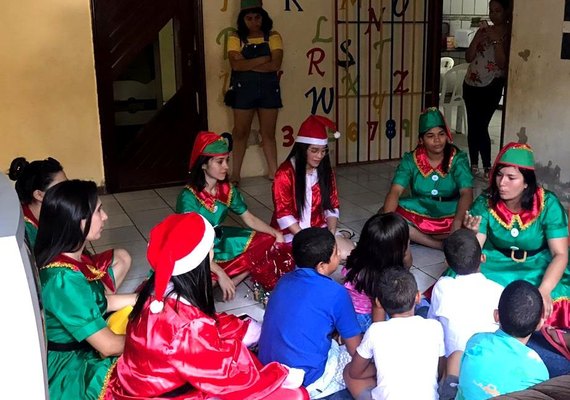 Brinquedoteca do HE vai às comunidades e faz alegria das crianças