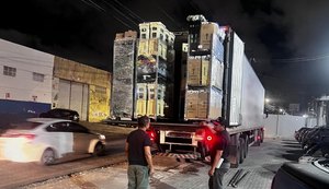 Fiscais da Secretaria da Fazenda identificam carga irregular de flores em Maceió