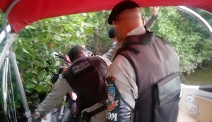 Polícia descobre desmanche de motos em área de mangue