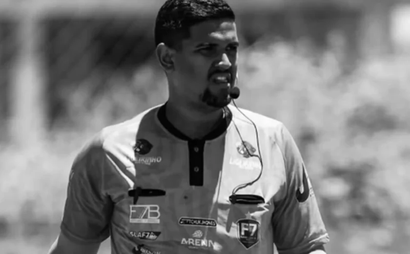 Árbitro de futebol society morre após colisão entre moto e carro em Maceió