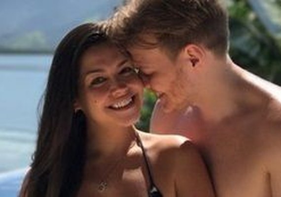 Acabou o segredo: veja como vai se chamar o filho de Teló e Thais Fersoza