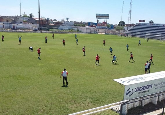 Alan Dotti aprova desempenho dos atletas no primeiro coletivo do ASA
