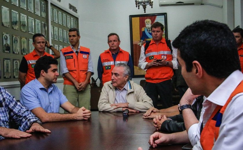 Em Maceió, Michel Temer anuncia apoio para reparar danos causados pelas chuvas