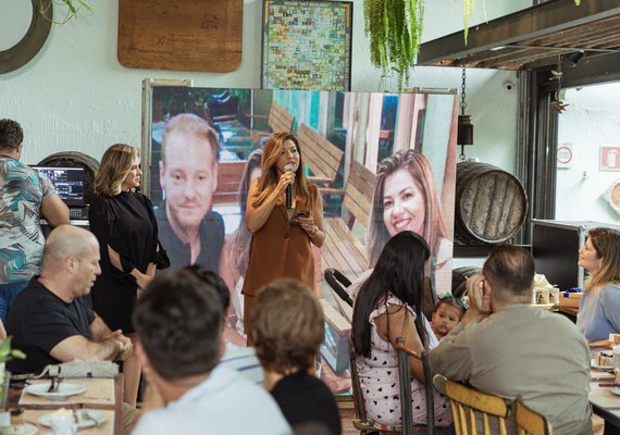 Arquiteta alagoana celebra 20 anos de carreira com parceiros, clientes e familiares