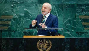 Lula critica sanções e diz que Brasil resiste na defesa da democracia