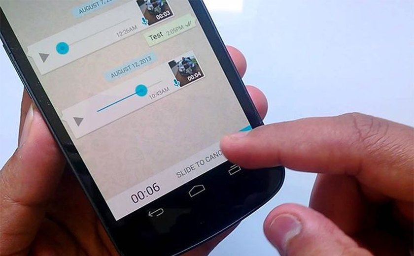 Brasileiros amam ligar e mandar áudios, diz fundador do WhatsApp