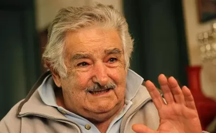 Ex-presidente uruguaio José Mujica anuncia tumor no esôfago