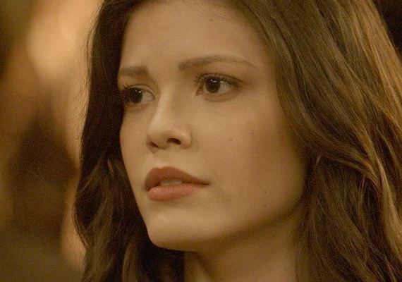 'Tempo de Amar': Maria Vitória descobre que seu pai resgatou Mariana