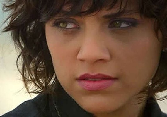 Protagonista de novela da Globo reclama de falta de convites na TV