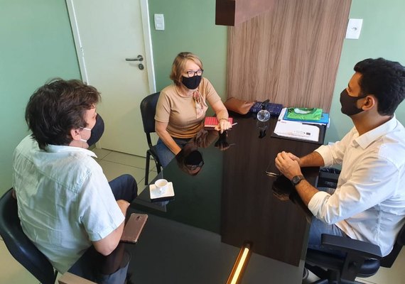 Sinteal reúne com deputado para garantir Fundef