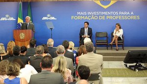 MEC vai investir R$ 1 bilhão em programas de formação de professores