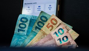 Governo do Estado antecipa salários de servidores para esta quarta-feira