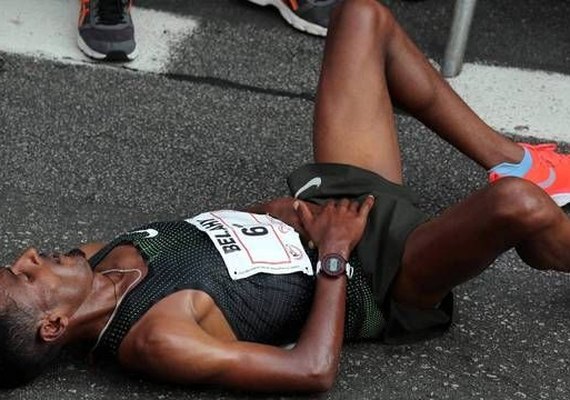 Vencedor da São Silvestre recebe alta após seis horas no hospital