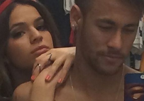 Neymar passará férias com Marquezine no Rio, diz jornal