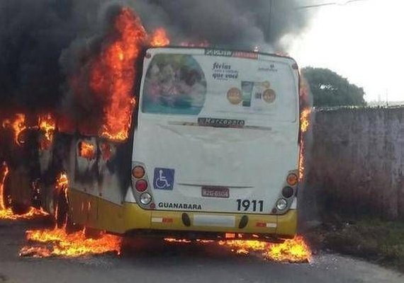 Depois de incêndio em coletivos, ônibus voltam a circular em Natal