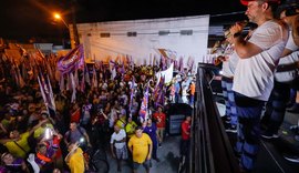 Paulo reafirma compromisso com o social durante caminhada na Ponta da Terra