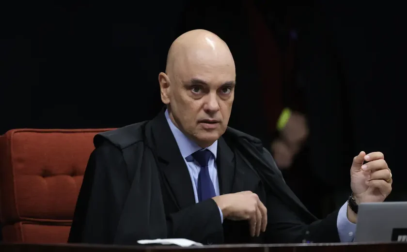Golpe está provado e aponta Bolsonaro como líder, diz Moraes