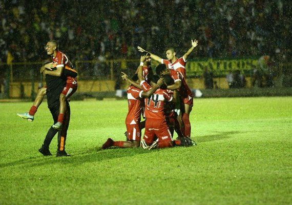 Após empate sem gols, CRB vence o XV de Jaú nos pênaltis e enfrenta o Fortaleza na 3ª fase da Copa SP