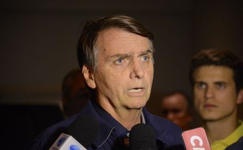 Jair Bolsonaro irá a Brasília na próxima terça-feira
