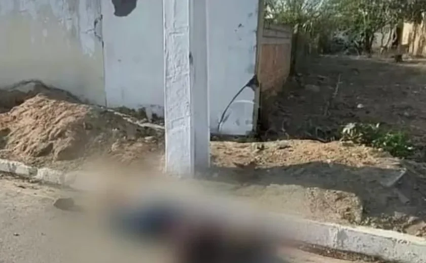 Jovem de 22 anos morre após bater motocicleta em poste no Sertão de Alagoas