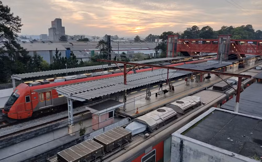 Passageiros do Alto Tietê enfrentam filas e mudanças de trajeto por greve da CPTM
