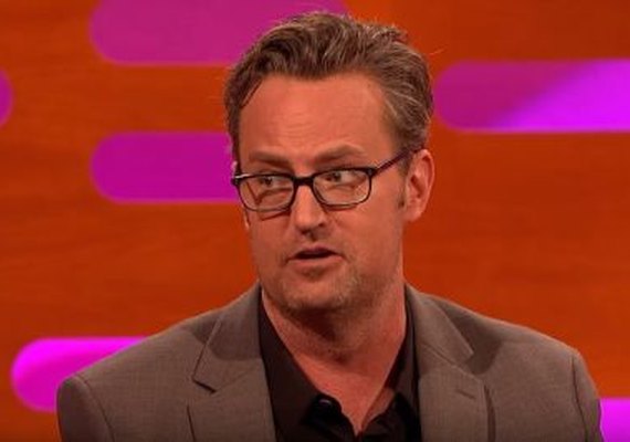 A casa caiu! Assistente de Matthew Perry teria injetado dose da droga que matou o ator