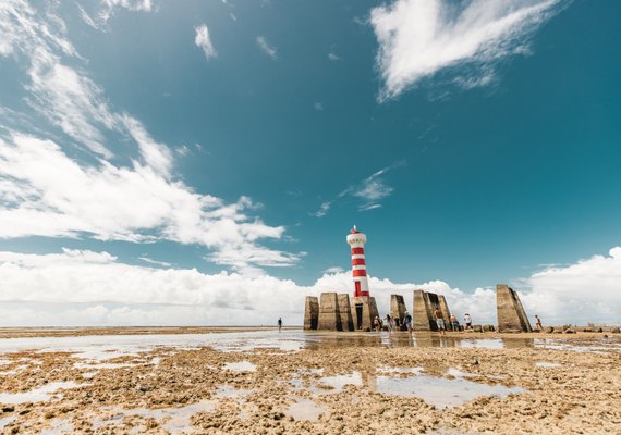 Folha de São Paulo aponta praia de Ponta Verde entre as dez melhores do Brasil