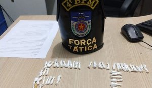 Equipes da PM registram ocorrências de tráfico de drogas e porte ilegal de arma de fogo