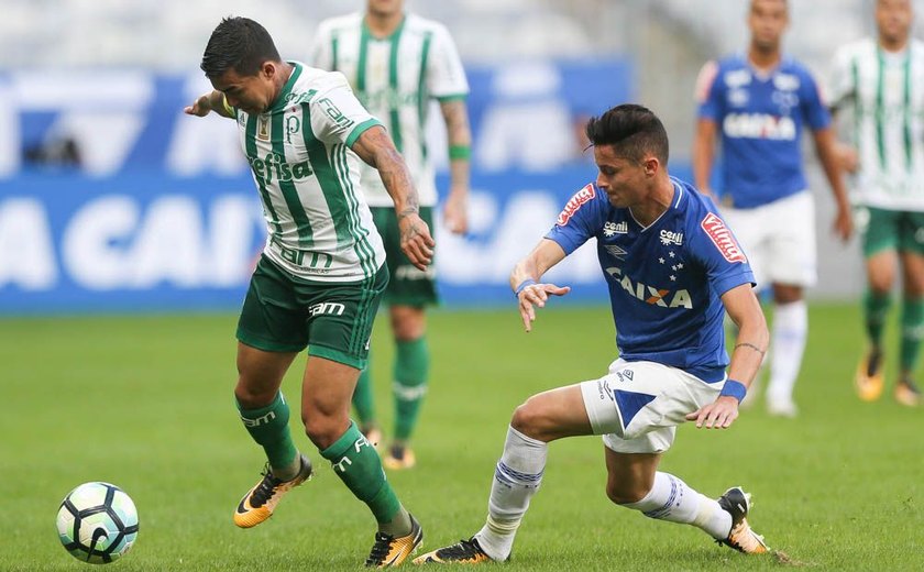 Cruzeiro encerra série positiva do Palmeiras e entra no G6 do Brasileirão