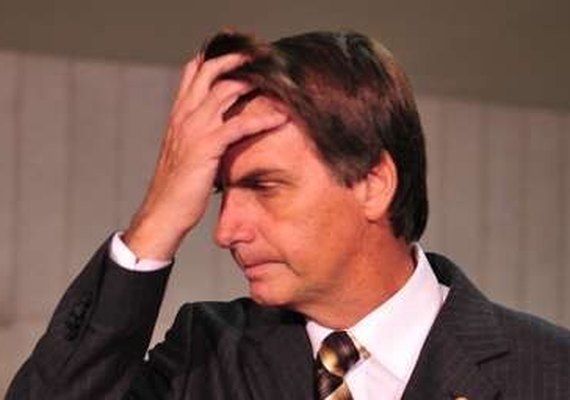 Jair Bolsonaro evolui bem após nova cirurgia, diz boletim médico