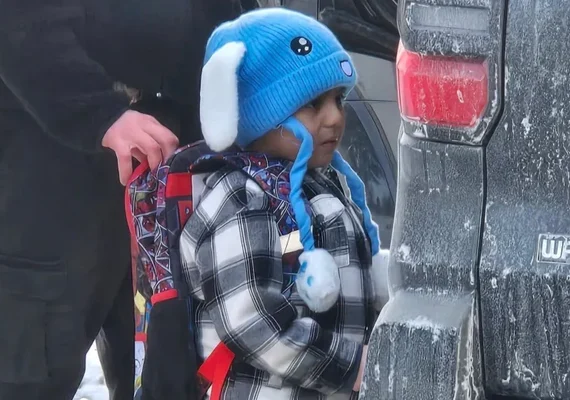 Menino de 5 anos é detido por agentes de imigração dos EUA