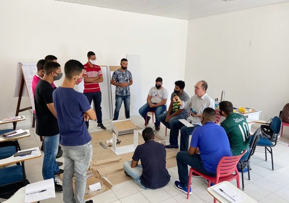 Senai e Lojas Guido qualificam e inserem profissionais no mercado de trabalho