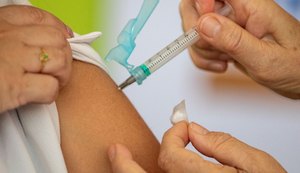 Vacinação contra a Covid-19 precisa ser mantida em dia e ampliada