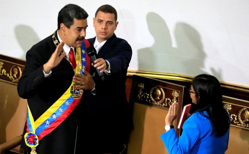 Perante Constituinte venezuelana, Maduro presta juramento como presidente reeleito