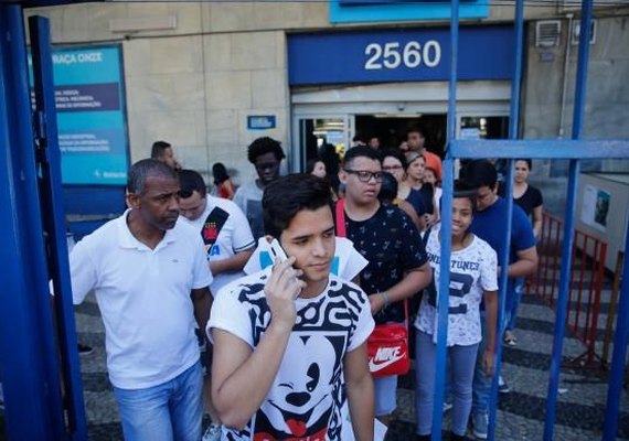 Aumento do tempo para prova do Enem agrada professores e candidatos