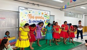 Famílias da etnia Warao levam danças e tradições indígenas para comunidade escolar