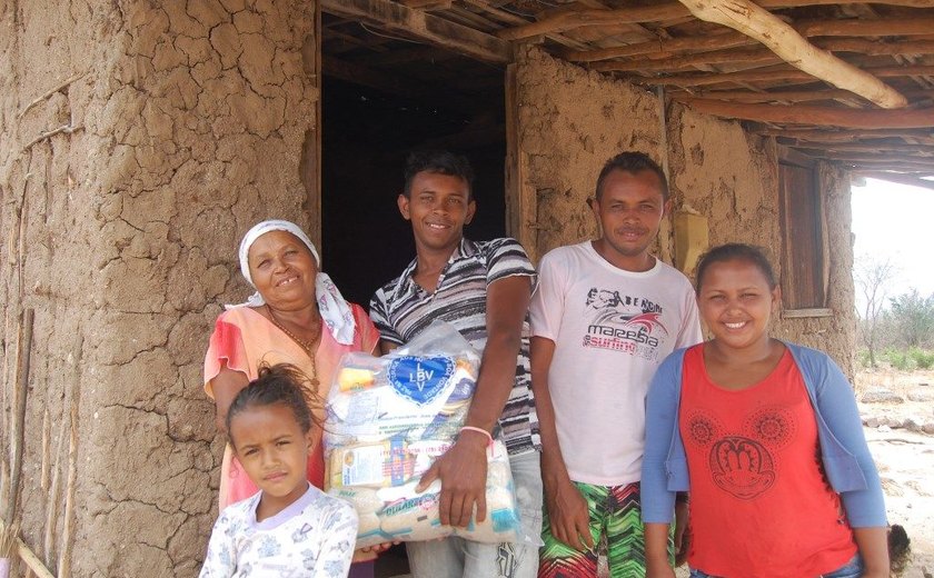 LBV entrega mais de 20 toneladas de alimentos pela Campanha de Natal em Alagoas