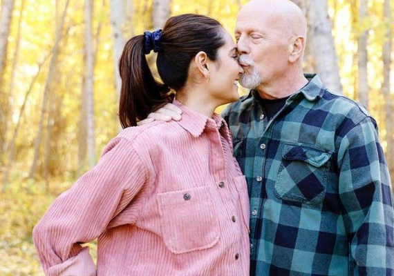 Esposa de Bruce Willis sobre doença do astro: 'Longo adeus'