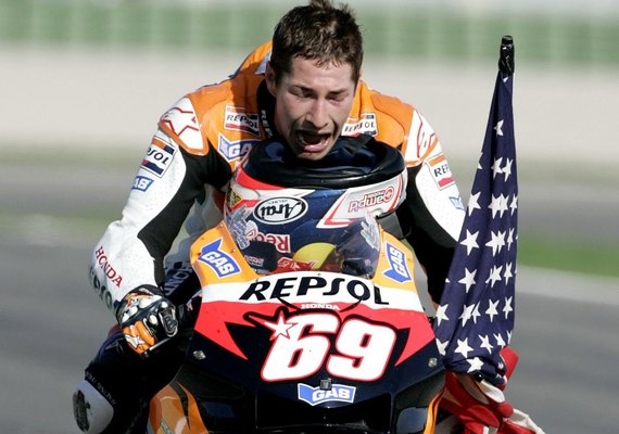 Ex-campeão da MotoGP morre ao ser atropelado enquanto andava de bicicleta