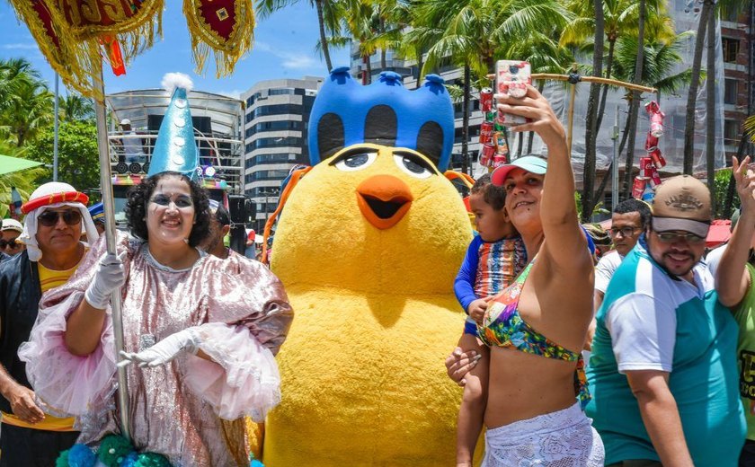 Caravana Cultural leva foliões para a orla de Maceió