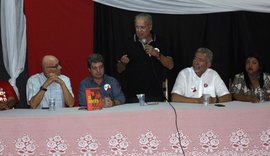 José Dirceu lança livro em Maceió e comenta sobre atual momento político do país