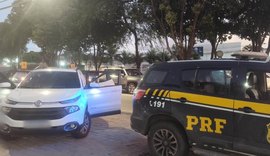 PRF recupera 3 veículos adulterados e prende homens por receptação no interior de Alagoas